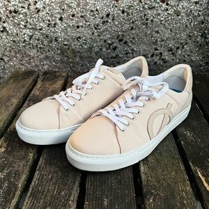 LOCI sz 41 vegan low-top casual sneakers, water resistant, made in Portugal, EUC